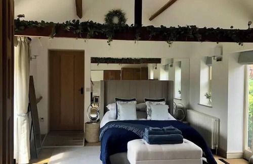 Walkeringham Casa | Stable View Barn - log burner & dog friendly