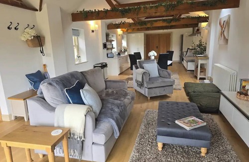 Walkeringham Casa | Stable View Barn - log burner & dog friendly