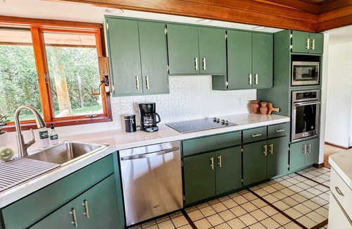 Watertown Casa | Stable Waters House