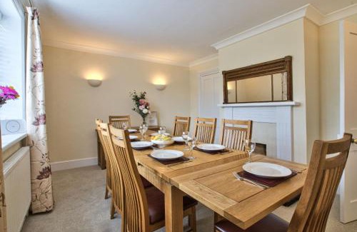 Alderbury Casa | Stables Cottage by Group Retreats