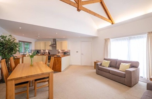 Carnon Downs Cabaña | Stables Cottage (pet friendly)