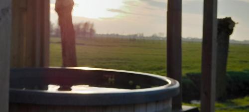 Sneek Otro | Stacaravan op de paardenboerderij Sneek