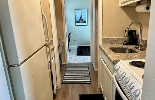 South Arlington Apartamento | Stadium Suite: 3 miles from AT&T & Globe Life Stadium