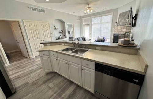 Manhattan Condominio | Stadium View Condo in wonderful Manhattan