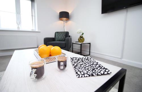 Bon-y-maen Apartamento | Stadium Views Modern 2-Bed, Parking & Balcony
