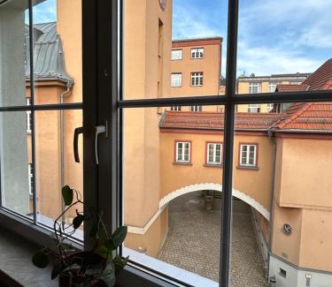 Lichtenstein Apartamento | Stadtflair am Portikus