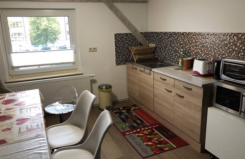 Maasdorf Apartamento | Stadtwohnung mit Balkon und Eigenem Eingang