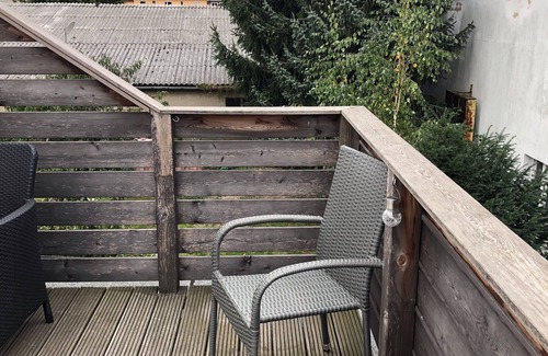 Maasdorf Apartamento | Stadtwohnung mit Balkon und Eigenem Eingang