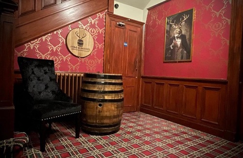 Elgin Casa | Stag and Barrel