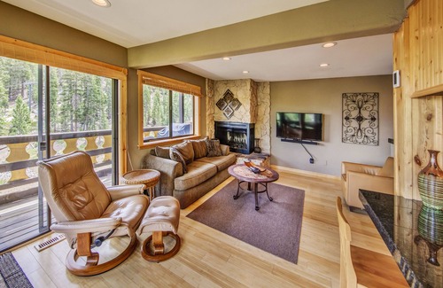 Tahoe Village Chalet De Esquí | Chalet / condominio de esquí privado con fácil acceso al ascensor StageCoach