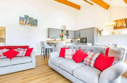 Sherborne Casa | Stags Barn - Luxury 5* Dorset barn conversion with private hot tub