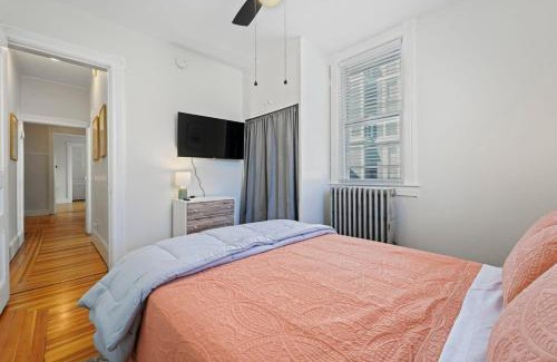 Saratoga Springs Apartamento | Stained Glass Retreat by Saratoga Stays