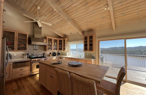 Oak Shores Casa | Stairway to Naci Heaven 180 degree lakefront views Pet Friendly, WIFI
