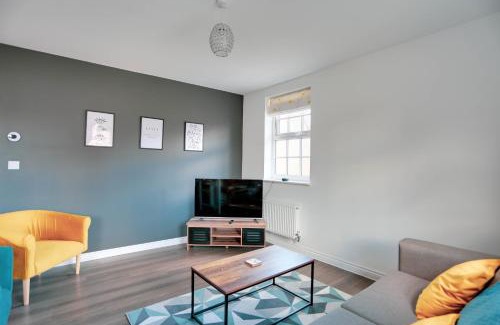 Swindon Apartamento | STALDON COURT - Open Plan Apartment, High Speed Wi-Fi, Free Parking