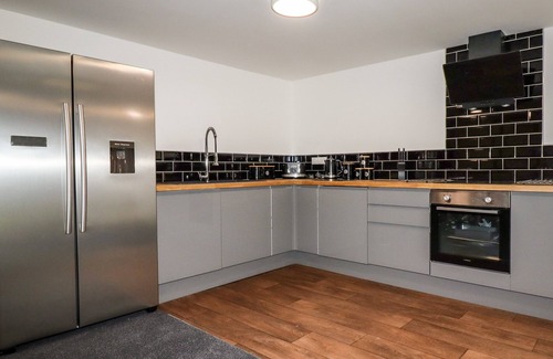 Grampound Cabaña | STALL 1- THE STABLES, family friendly, with a garden in Summercourt