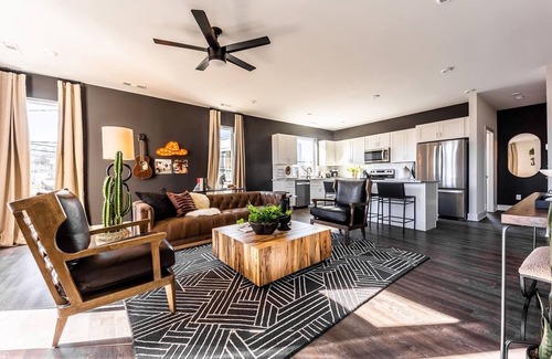 Whitebridge Casa | Stallion Stable 228-Rooftop Deck-Mins to Midtown