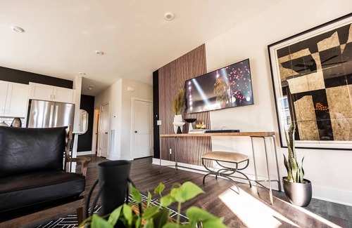 Whitebridge Casa | Stallion Stable 228-Rooftop Deck-Mins to Midtown