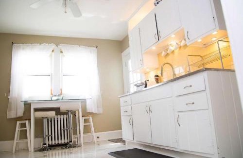 Cove - East Side - Shippan Casa | Stamford Bohemian by HarborPoint Downtown &Train