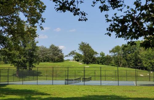 Cove - East Side - Shippan Casa | Stamford Bohemian by HarborPoint Downtown &Train
