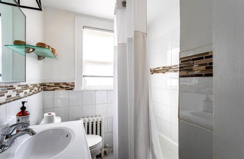 Cove - East Side - Shippan Casa | Stamford Bohemian by HarborPoint Downtown &Train