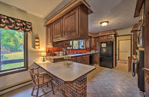 Stamford Casa | Stamford Escape: Ski, Fish, Hunt, Hike & More!