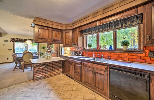 Stamford Casa | Stamford Escape: Ski, Fish, Hunt, Hike & More!