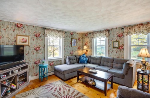 Stamford Casa | Stamford Farmhouse with Deck in Catskill Foothills