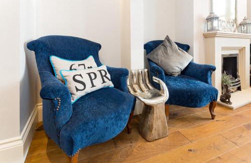 Trafford Casa | Stamford Park Road by YourStays, A wonderful family townhouse in a superb location!