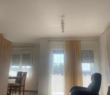 Mladenovac Apartamento | Stan na dan M