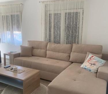 Mladenovac Apartamento | Stan na dan M