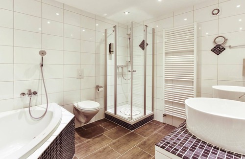 Kaiserslautern Hotel | Habitación doble estándar, ducha, inodoro - Hotel-Restaurant Barbarossahof