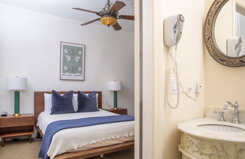 Telegraph Hill Hotel | Estándar-Queen-Baño en la habitacion