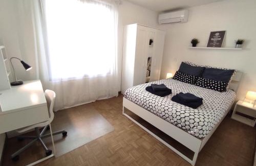 La Villette Apartamento | Standing, 3 chambres, clim et garage priv proche Panier et Terrasses Port