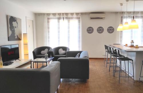 La Villette Apartamento | Standing, 3 chambres, clim et garage priv proche Panier et Terrasses Port