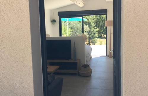 Merindol Cabaña | ALBERGUE PERMANENTE CON SPA / LUBERON PRIVADO