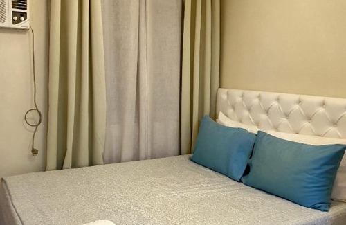 Silang Hotel | Stanford Suites 2 South Forbes Condo - Staycation