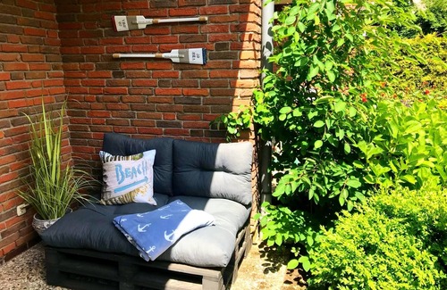 Busumer Deichhausen Apartamento | STANMA - Home by the sea / 150 m to the sea / Terrace / Beach chair