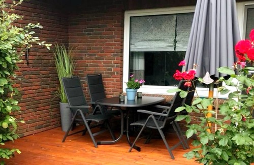 Busumer Deichhausen Apartamento | STANMA - Home by the sea / 150 m to the sea / Terrace / Beach chair