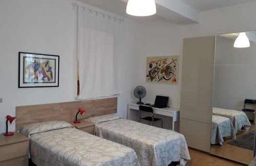 Oltretorrente Apartamento | Stanza in appartamento condiviso nel centro storico di Parma