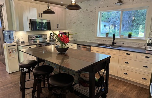 Regional District of Nanaimo Casa | Star gazing double soaker tub 15 mins to beaches, hiking, biking and restaurants