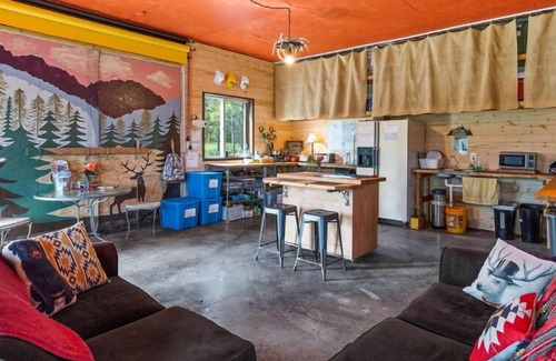 Missoula Cabina | Star-gazing, pet-friendly, remote The Blind Cabin with Hot Tub near Missoula, MT