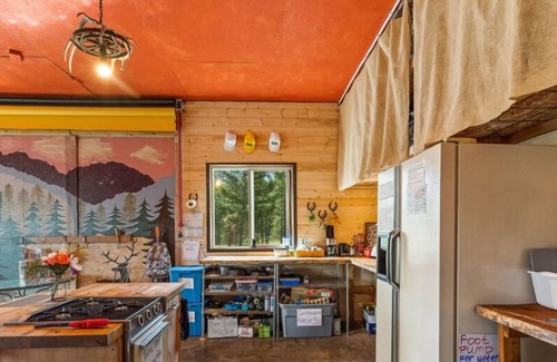 Missoula Cabina | Star-gazing, pet-friendly, remote The Blind Cabin with Hot Tub near Missoula, MT