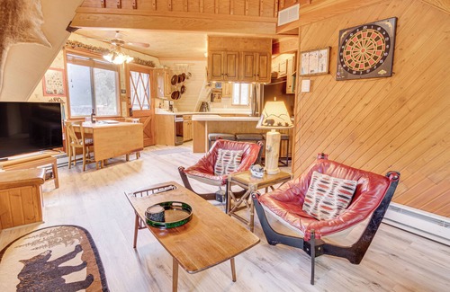 Pine Mountain Club Cabina | 'Star House' en Pine Mtn Club - ¡20 minutos para esquiar!