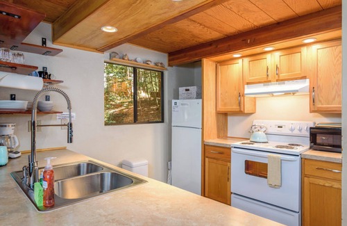 Gualala Casa | Star Nest | Secluded Forest Property