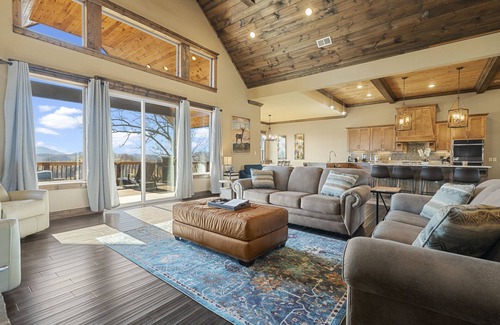 Gatlinburg - Pigeon Forge Chalet De Esquí | Star Of The Summit, Private Pool, Breathtaking Mountain Views, FREE Tickets!
