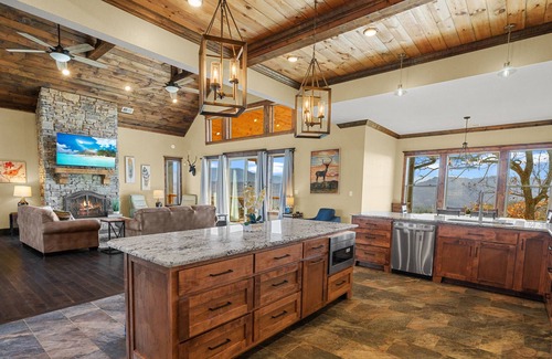 Gatlinburg - Pigeon Forge Chalet De Esquí | Star Of The Summit, Private Pool, Breathtaking Mountain Views, FREE Tickets!