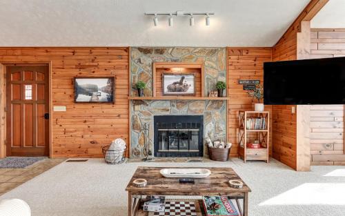 Tate Casa | Starcross Summit - Sunny spaces gorgeous views