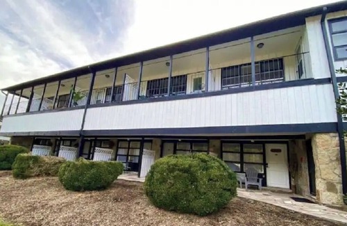 Flat Rock Condominio | Stardust and Moonlight : Lakefront Condo