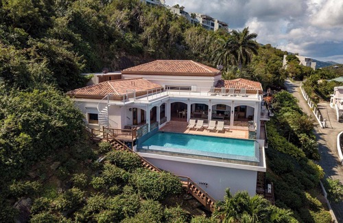 Rosendal Villa | Newly Redecorated Stardust Villa!