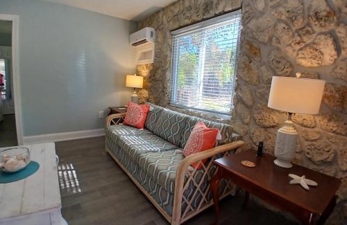 Bonita Shores Apartamento | Starfish - Spacious By River 1.3 Mi to Beach 1 Bd 1 Bth Kit